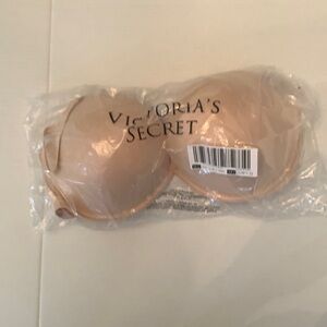 NWT Victoria Secret Bra 38DD Beige